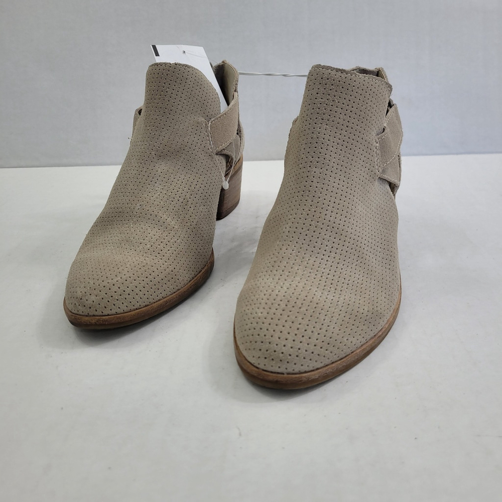 NWOT Dolce Vita Koree Ankle Booties Suede Light Taupe Grey Boots Shoes Size 8 - Picture 3 of 10